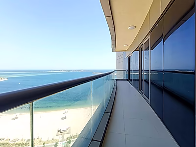 شقة رائعة من غرفتي نوم للإيجار | إطلالات خلابة على البحر والمدينة