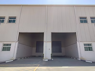 MODERN LOGISTICS HUB WITH SHOWROOM AND OFFICES