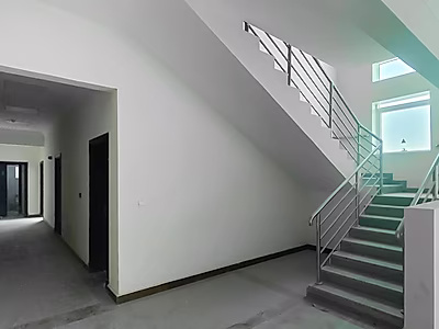 MODERN LOGISTICS HUB WITH SHOWROOM AND OFFICES