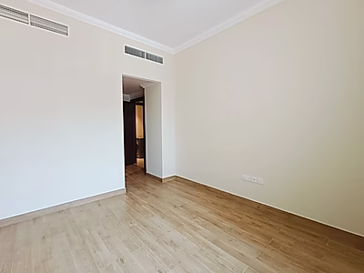 عرض خاص | شقة واسعة من 3 غرف نوم + غرفة خادمة شبه مفروشة