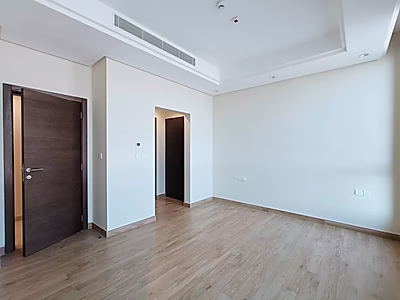 عرض خاص | شقة واسعة من 3 غرف نوم + غرفة خادمة شبه مفروشة