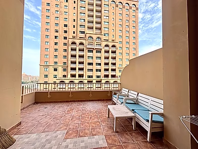 SPACIOUS STUDIO WITH HUGE TERRACE & STUNNING VIEW