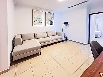 شقة مفروشة بالكامل 4 غرف نوم + مكتب | إطلالة جزئية على البحر | الفواتير مشمولة