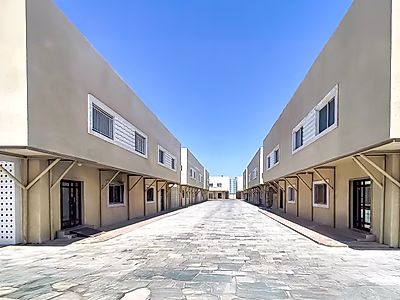 دوبلكس أنيق | ٤ غرف نوم + غرفة خادمة | أم العمد