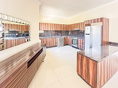 فيلا أنيقة بتشطيبات فاخرة