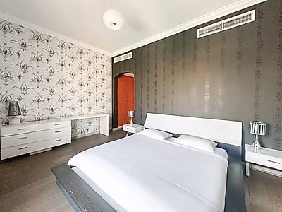 شقة مذهلة مكونة من 3 غرف نوم بتشطيبات فاخرة راقية