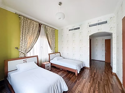 شقة مذهلة مكونة من 3 غرف نوم بتشطيبات فاخرة راقية