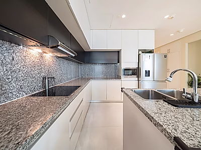 PAYMENT PLAN | Renovated | Sea view Furnished 2 + Maid | The Pearl