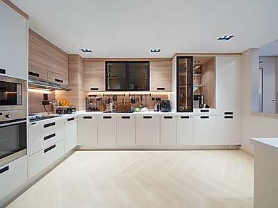 Exclusive Deal: 2BR Marina View | Best in Porto Arabia | Fully Upgraded