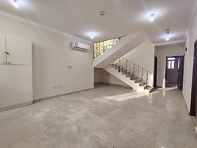 فيلا جميلة مكونة من 6 غرف نوم | فخامة حصرية