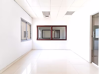 مكتب مجهز بالكامل بمساحة 165 متر مربع للإيجار على طريق سلوى