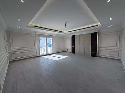 فيلا فاخرة ٧ غرف نوم + خادمة مع مسبح | معيشة واسعة وأنيقة في لوسيل