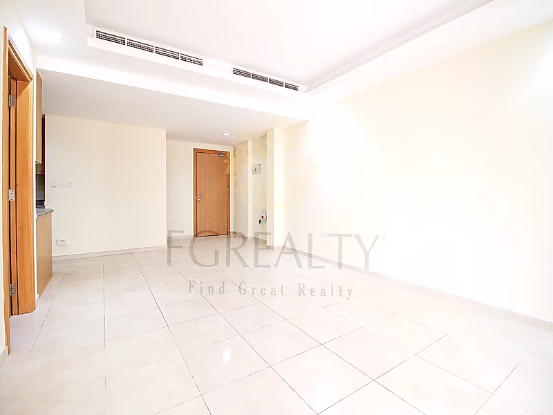 BRIGHT 1-BEDROOM APARTMENT WITH BALCONY IN FOX HILLS - Photo 5