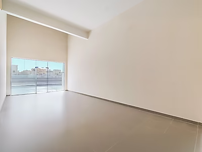 3 وحدات تجارية للإيجار في شارع النعيجة الرئيسي