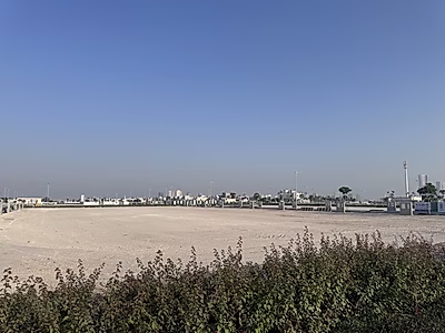 أرض في لوسيل هزوم لبناء فيلا | فرصة كبيرة لا تُفوَّت