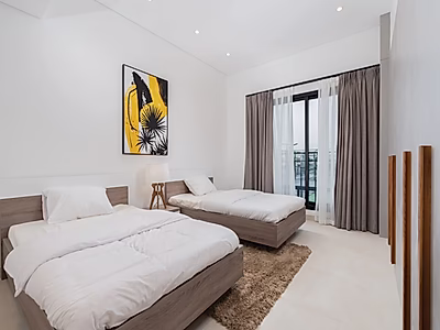 فيلا عائلية أنيقة 6 غرف نوم في مجمع آمن | جاهزة للسكن