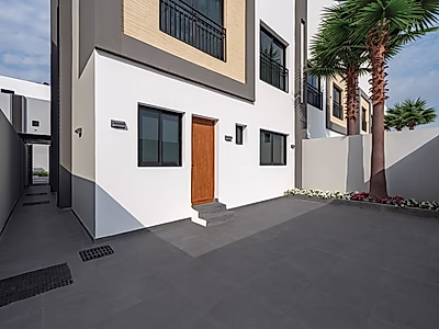 فيلا عائلية أنيقة 6 غرف نوم في مجمع آمن | جاهزة للسكن