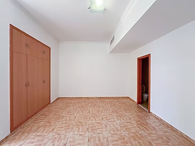 شقة فسيحة بإطلالة بحرية خلابة | 3 غرف نوم + 3 أشهر | شرفة | ويست باي