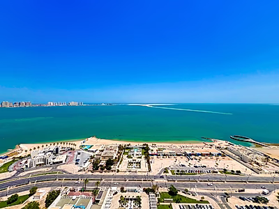 شقة فسيحة بإطلالة بحرية خلابة | 3 غرف نوم + 3 أشهر | شرفة | ويست باي