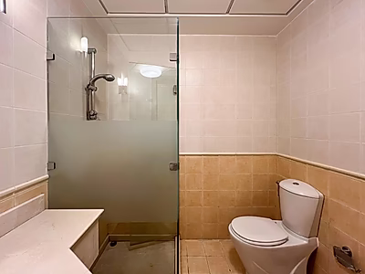 شقة فسيحة بإطلالة بحرية خلابة | 3 غرف نوم + 3 أشهر | شرفة | ويست باي