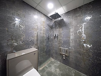 استوديو مُجدّد بأناقة في فوكس هيلز | مفروش بالكامل مع سند ملكية