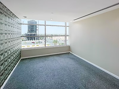 مكتب فاخر 365 متر مربع مجهز بالكامل | شامل كل شيء |