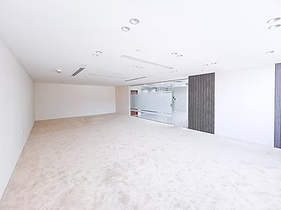 مكتب فاخر 365 متر مربع مجهز بالكامل | شامل كل شيء |