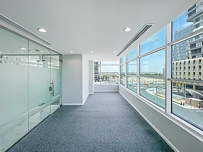 مكتب فاخر 365 متر مربع مجهز بالكامل | شامل كل شيء |