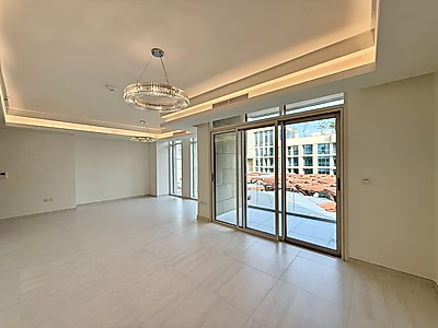 شقة فاخرة غرفتين + غرفة خادمة | كريستال ريزيدنس – جزيرة جيوان | إطلالة بحرية | تشطيبات فاخرة جداً