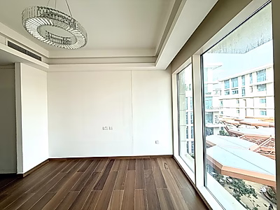 شقة فاخرة غرفتين + غرفة خادمة | كريستال ريزيدنس – جزيرة جيوان | إطلالة بحرية | تشطيبات فاخرة جداً