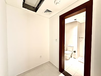 شقة فاخرة غرفتين + غرفة خادمة | كريستال ريزيدنس – جزيرة جيوان | إطلالة بحرية | تشطيبات فاخرة جداً