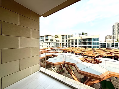 شقة فاخرة غرفتين + غرفة خادمة | كريستال ريزيدنس – جزيرة جيوان | إطلالة بحرية | تشطيبات فاخرة جداً