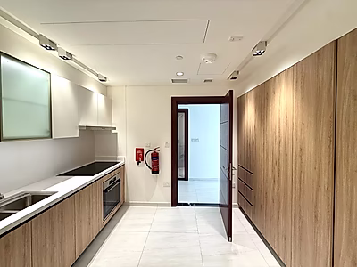 شقة فاخرة غرفتين + غرفة خادمة | كريستال ريزيدنس – جزيرة جيوان | إطلالة بحرية | تشطيبات فاخرة جداً