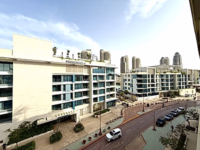 إطلالة ممشى وبحر | شقة فاخرة غرفتين + غرفة خادمة | كريستال فيو – جزيرة جيوان | تشطيبات فاخرة جداً