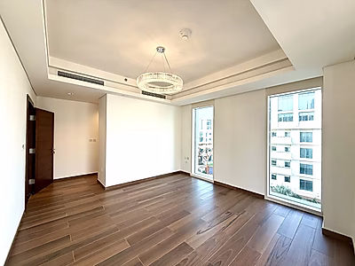 إطلالة ممشى وبحر | شقة فاخرة غرفتين + غرفة خادمة | كريستال فيو – جزيرة جيوان | تشطيبات فاخرة جداً