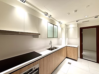 إطلالة ممشى وبحر | شقة فاخرة غرفتين + غرفة خادمة | كريستال فيو – جزيرة جيوان | تشطيبات فاخرة جداً