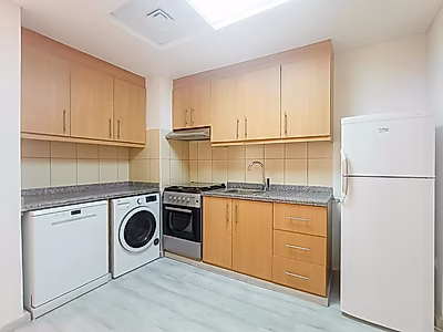 استوديو مُجدّد بأناقة في فوكس هيلز | مفروش بالكامل مع سند ملكية