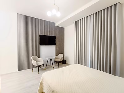 استوديو مُجدّد بأناقة في فوكس هيلز | مفروش بالكامل مع سند ملكية