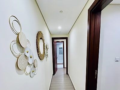 شقة غرفتي نوم مفروشة بالكامل في لوسيل – إركية | شرفة | مسبح وصالة رياضية