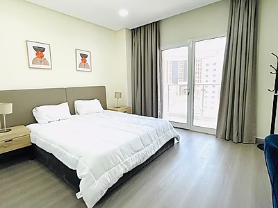 شقة غرفتي نوم مفروشة بالكامل في لوسيل – إركية | شرفة | مسبح وصالة رياضية