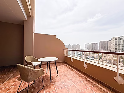 تشمل الفواتير: شقة بغرفة نوم واحدة مفروشة بالكامل مع أكبر تراس في بورتو أرابيا ، اللؤلؤة