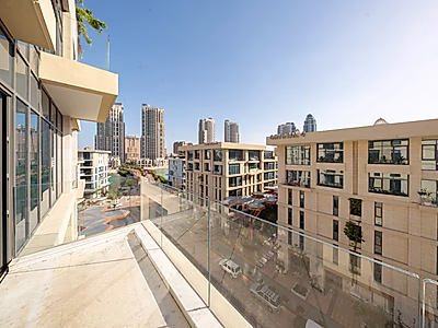 دوبلكس بنظام التملك الحر مع مصعد | إطلالة بحرية جزئية | خطة سداد