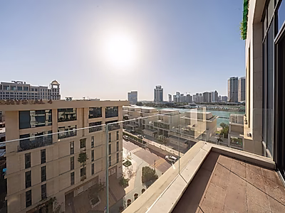 دوبلكس بنظام التملك الحر مع مصعد | إطلالة بحرية جزئية | خطة سداد