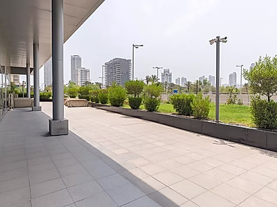 مساحة تجارية مميزة بسقف مرتفع | 297 متر مربع | لوسيل مارينا