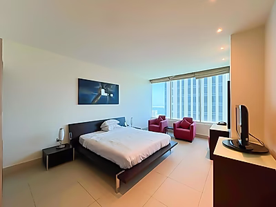 شقة 3 غرف نوم مفروشة في خليج الغرب | تشمل الخدمات