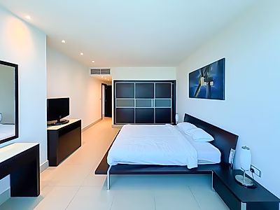 شقة 3 غرف نوم مفروشة في خليج الغرب | تشمل الخدمات