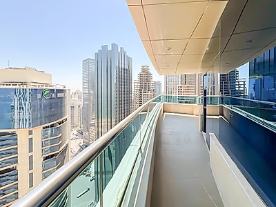 شقة 3 غرف نوم مفروشة في خليج الغرب | تشمل الخدمات