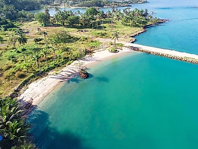 عقار خاص على بحيرة | أرض شاطئية حصرية في تايلاند في قلب أرخبيل استوائي