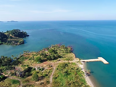 عقار خاص على بحيرة | أرض شاطئية حصرية في تايلاند في قلب أرخبيل استوائي