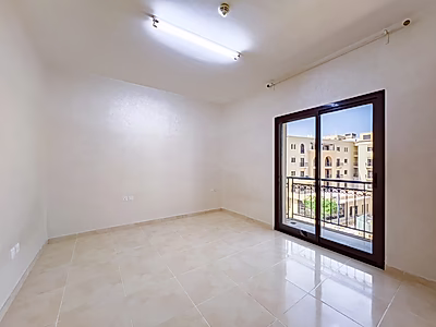 شقة فاخرة للبيع في منطقة فوكس هيلز بمدينة لوسيل مع سند ملكية جاهز